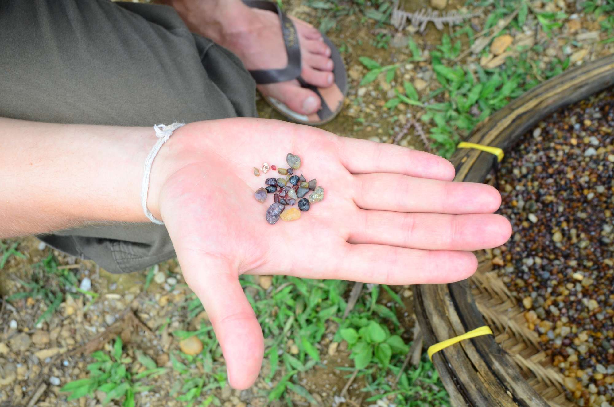 sri lanka precious stones gemstones mines tours